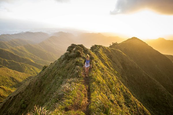 Quels sont les meilleurs sentiers de randonnée pour découvrir les volcans d'Hawaï ?